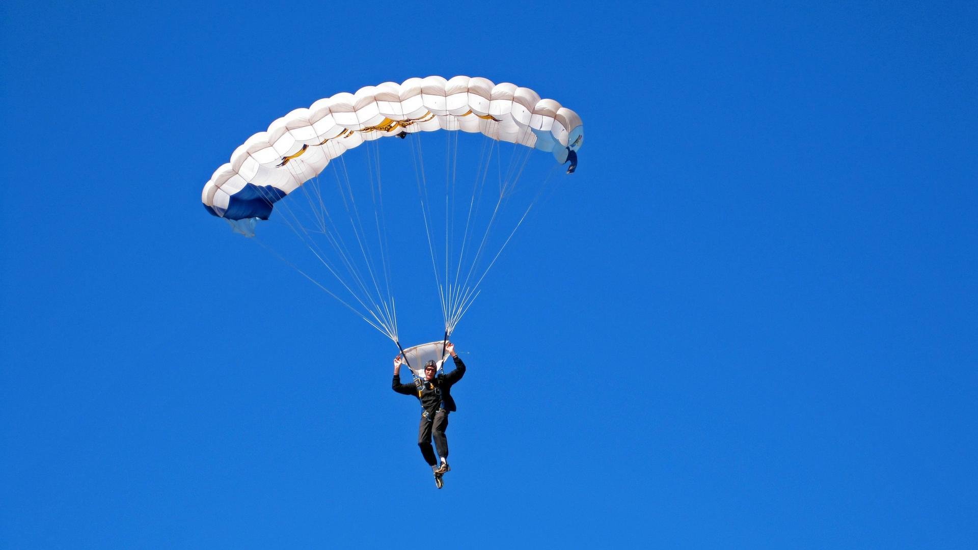 “攻防对决：顶级战术的激烈较量”，攻防什么