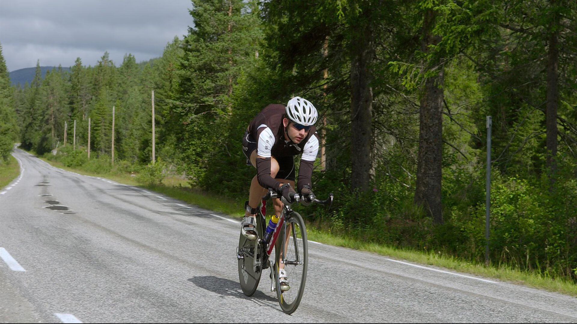 “英超战火持续升级，冠军之路艰难前行”，英超争冠形势